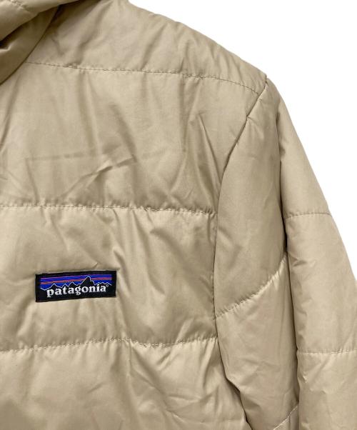 Patagonia（パタゴニア）Patagonia (パタゴニア) リバーシブル・レディ・フレディ・フーディ ベージュ サイズ:XXLの古着・服飾アイテム