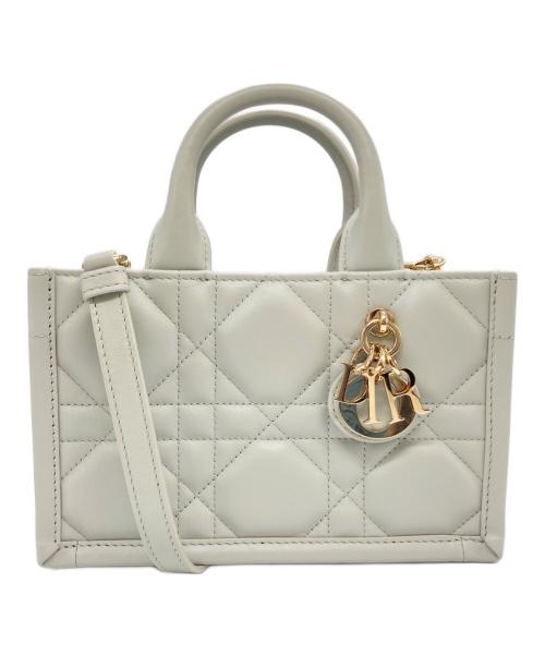 Christian Dior（クリスチャン ディオール）Christian Dior (クリスチャン ディオール) ブックトートバッグ ミニマクロカナージュ カーフスキン ライトグレーの古着・服飾アイテム
