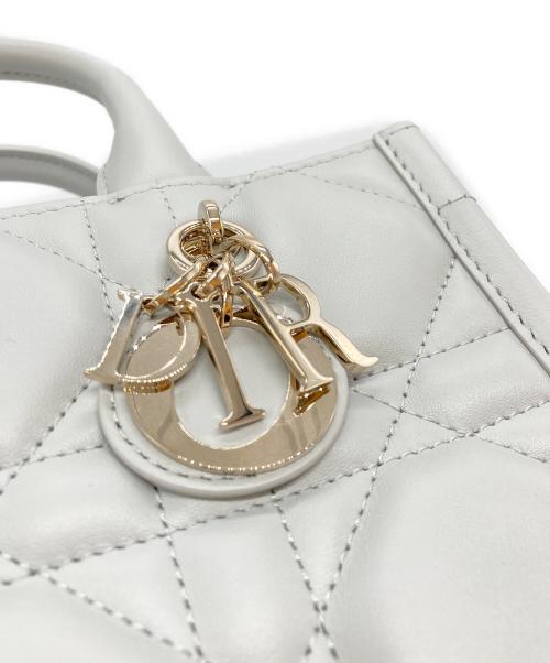 Christian Dior（クリスチャン ディオール）Christian Dior (クリスチャン ディオール) ブックトートバッグ ミニマクロカナージュ カーフスキン ライトグレーの古着・服飾アイテム