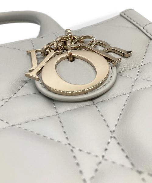 Christian Dior（クリスチャン ディオール）Christian Dior (クリスチャン ディオール) ブックトートバッグ ミニマクロカナージュ カーフスキン ライトグレーの古着・服飾アイテム