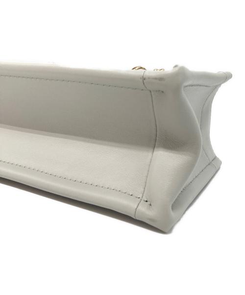 Christian Dior（クリスチャン ディオール）Christian Dior (クリスチャン ディオール) ブックトートバッグ ミニマクロカナージュ カーフスキン ライトグレーの古着・服飾アイテム