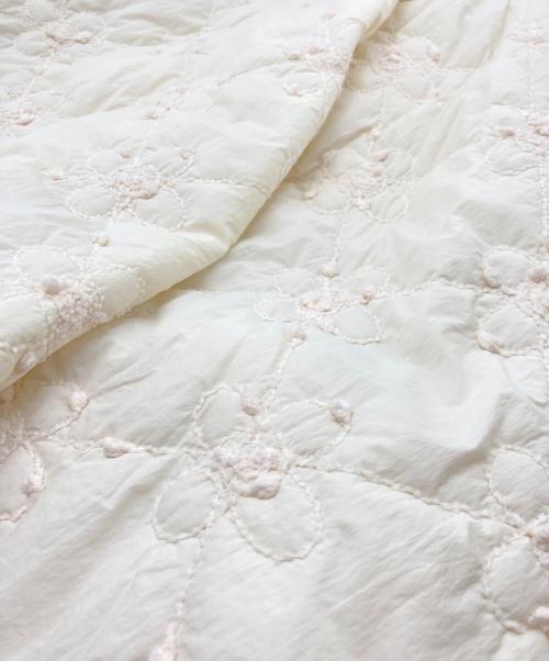 THE TOE（ザ・トゥー）the toe (ザ・トゥー) Evros Quilting Skirt（エヴロス キルティング スカート） アイボリー サイズ:SIZE M 未使用品の古着・服飾アイテム