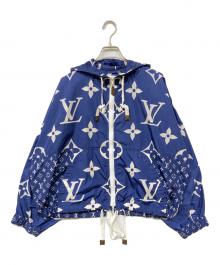 LOUIS VUITTON（ルイ ヴィトン）の古着「モノグラムバミューダナイロンブルゾン」｜ブルー×ホワイト