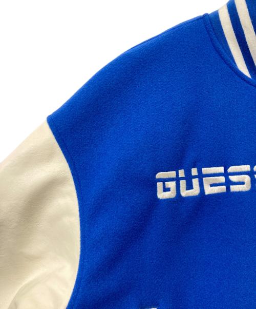 GUESS（ゲス）GUESS (ゲス) スタジャン ブルー×ホワイト サイズ:SIZELの古着・服飾アイテム