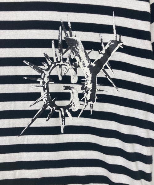 GROUND Y（グラウンドワイ）DIFFERENT LINES BORDER JERSEY GYLOGO TYPE-E GRAPHIC PRINT T-SHIRT/ディファレント ラインズ ボーダー ジャージー ジーワイ ロゴ タイプ イー グラフィック プリント ティーの古着・服飾アイテム