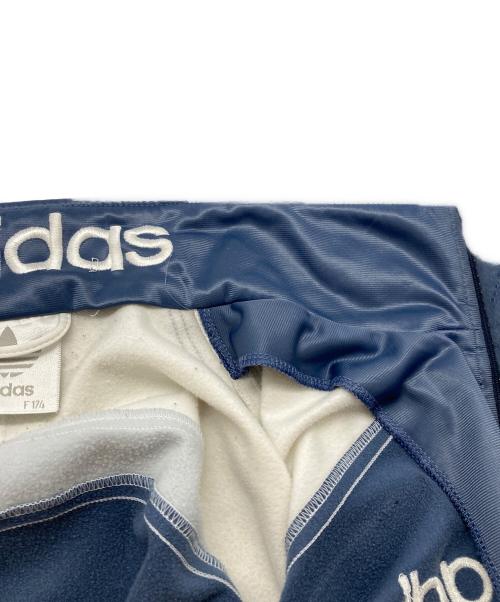 adidas（アディダス）adidas (アディダス) 古着 ロゴ刺繍トラックジャケット ホワイト×ブルー サイズ:Freeの古着・服飾アイテム