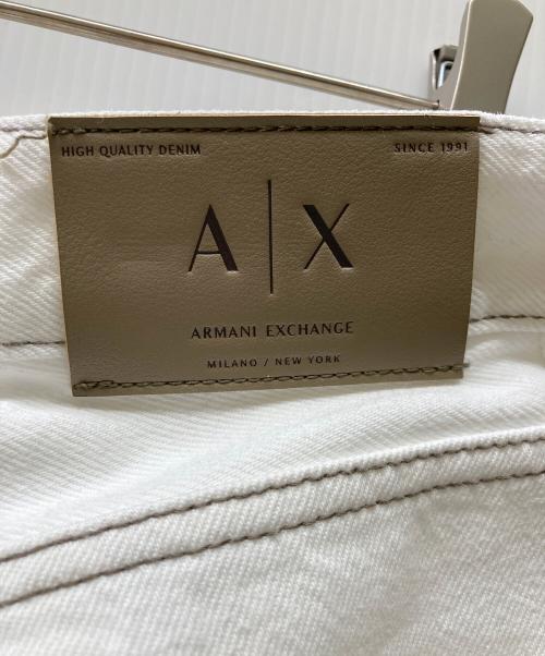 ARMANI EXCHANGE（アルマーニ エクスチェンジ）ARMANI EXCHANGE (アルマーニ エクスチェンジ) Loose fit jeans in Cotton Bull Denim ホワイト サイズ:28の古着・服飾アイテム