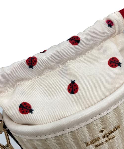 Kate Spade（ケイトスペード）Kate Spade (ケイトスペード) ドッティ エンブロイダード ストロー シリンダー クロスボディ アイボリー サイズ:ーの古着・服飾アイテム