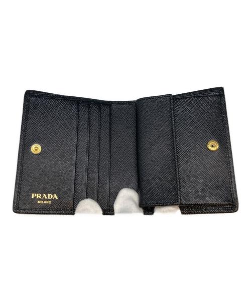 PRADA（プラダ）PRADA (プラダ) サフィアーノ トライアングル2つ折り財布 ブラックの古着・服飾アイテム