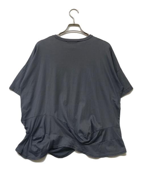 ENFOLD（エンフォルド）ENFOLD (エンフォルド) CURVE LAYERED-HEM T-SHIRT/カーブレイヤードヘムTシャツ グレー サイズ:38の古着・服飾アイテム