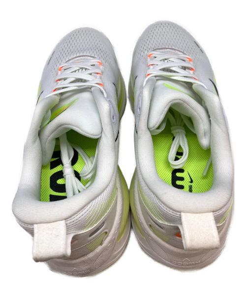 NIKE（ナイキ）NIKE (ナイキ) ボメロ 18 ジュニア ロード ランニングシューズ ホワイト×グリーン サイズ:26の古着・服飾アイテム