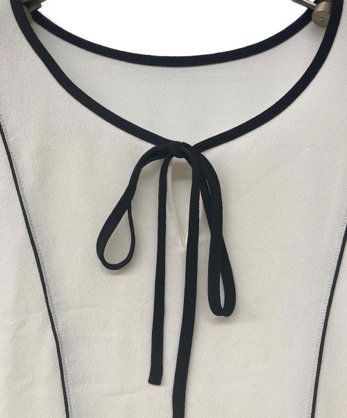ANAYI（アナイ）ANAYI (アナイ) 24SS ノースリーブリボンブラウス アイボリー サイズ:36 未使用品の古着・服飾アイテム