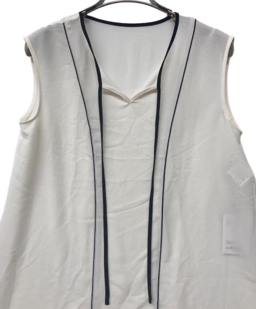 ANAYI（アナイ）ANAYI (アナイ) 24SS ノースリーブリボンブラウス アイボリー サイズ:36 未使用品の古着・服飾アイテム