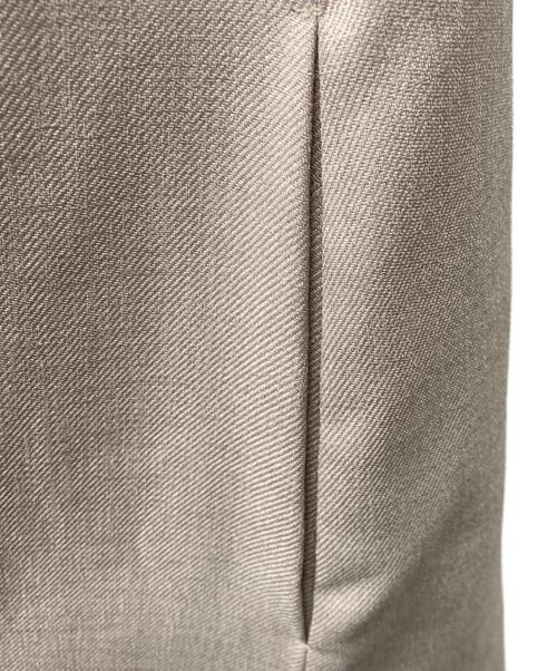 La TOTALITE（ラ ト―タリテ）La TOTALITE (ラ ト―タリテ) 23SS カルゼラッフルスリーブワンピース ベージュ サイズ:SIZE36の古着・服飾アイテム