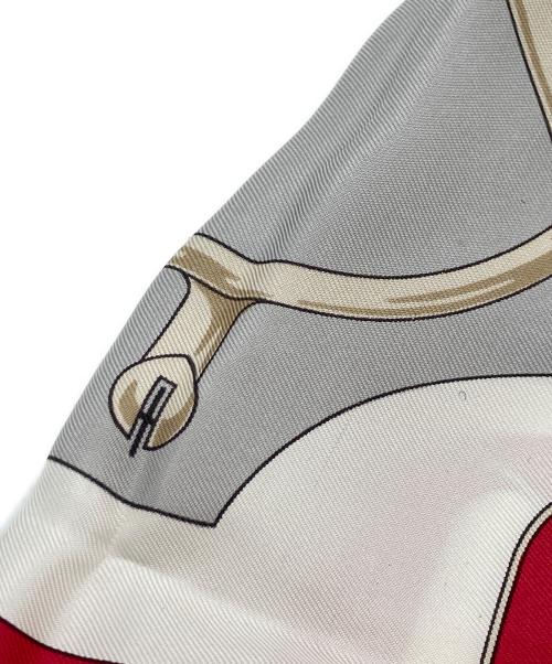 HERMES（エルメス）HERMES (エルメス) カレ90 黄金の拍車 グレー×レッドの古着・服飾アイテム