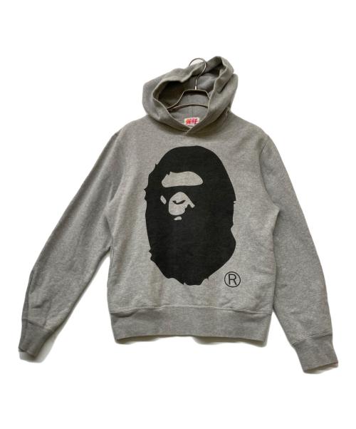 A BATHING APE（アベイシングエイプ）A BATHING APE (アベイシングエイプ) プリントプルオーバーパーカー グレー サイズ:FREEの古着・服飾アイテム