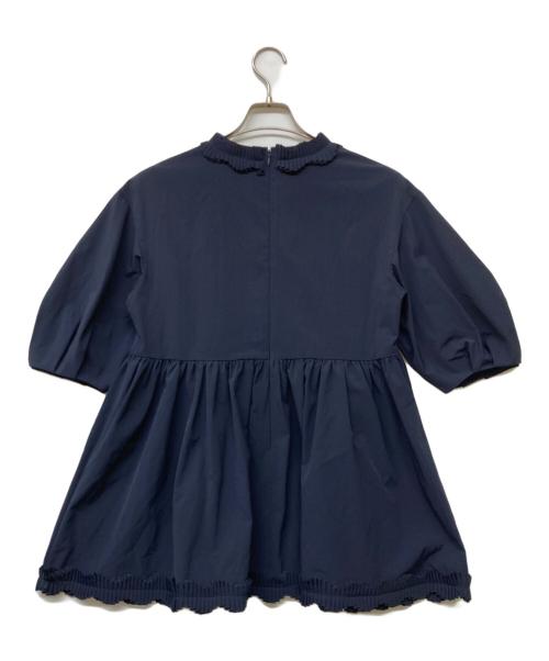 UNITED ARROWS TOKYO（ユナイテッドアローズトウキョウ）UNITED ARROWS TOKYO (ユナイテッドアローズトウキョウ) タック フリルVネック ハーフスリーブ ブラウス ネイビー サイズ:FREEの古着・服飾アイテム
