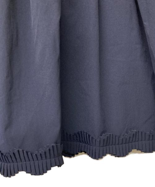 UNITED ARROWS TOKYO（ユナイテッドアローズトウキョウ）UNITED ARROWS TOKYO (ユナイテッドアローズトウキョウ) タック フリルVネック ハーフスリーブ ブラウス ネイビー サイズ:FREEの古着・服飾アイテム