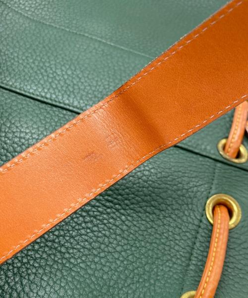 DOONEY&BOURKE（ドゥーニーアンドバーク）DOONEY&BOURKE (ドゥーニーアンドバーク) USA製アヒルロゴシボレザーフリンジショルダーバッグ グリーンの古着・服飾アイテム
