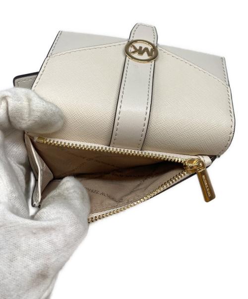 MICHAEL KORS（マイケルコース）MICHAEL KORS (マイケルコース) 3つ折り財布 アイボリーの古着・服飾アイテム