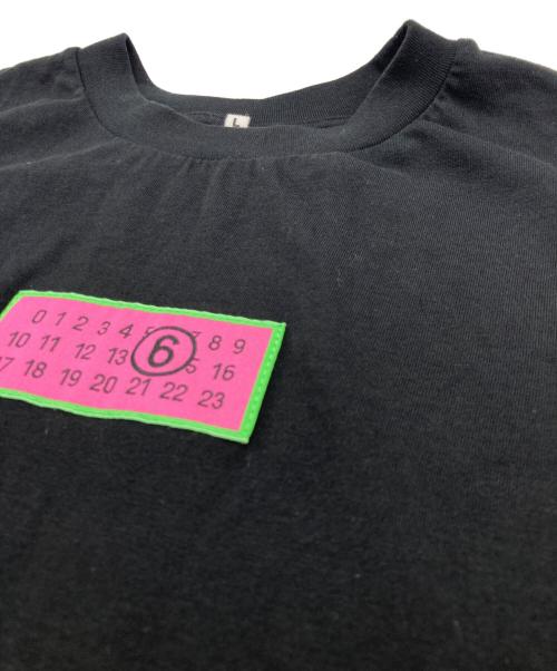MM6 Maison Margiela（エムエムシックスメゾンマルジェラ）MM6 Maison Margiela (エムエムシックスメゾンマルジェラ) Signature Patch Tee（シグネチャーパッチ ティー） ブラック サイズ:SIZE Lの古着・服飾アイテム