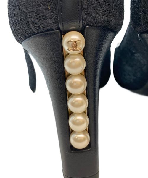 CHANEL（シャネル）CHANEL (シャネル) オープントゥ フェイクパール ココマークハイヒールパンプス ブラック サイズ:37 1/2の古着・服飾アイテム