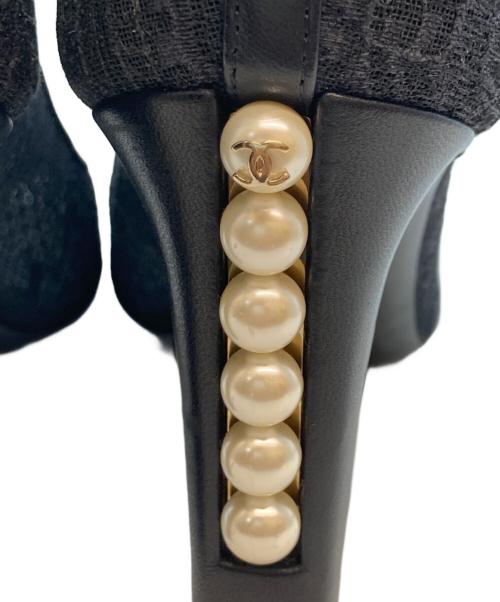 CHANEL（シャネル）CHANEL (シャネル) オープントゥ フェイクパール ココマークハイヒールパンプス ブラック サイズ:37 1/2の古着・服飾アイテム