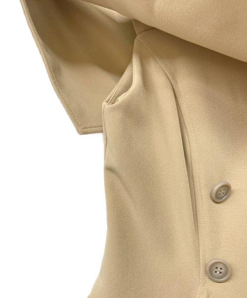 FRAY ID（フレイ アイディー）FRAY ID (フレイ アイディー) オフショルペプラムトップス ベージュ サイズ:SIZE Sの古着・服飾アイテム