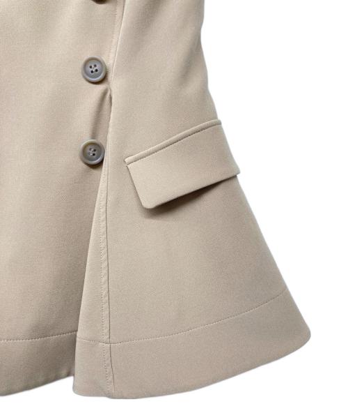 FRAY ID（フレイ アイディー）FRAY ID (フレイ アイディー) オフショルペプラムトップス ベージュ サイズ:SIZE Sの古着・服飾アイテム
