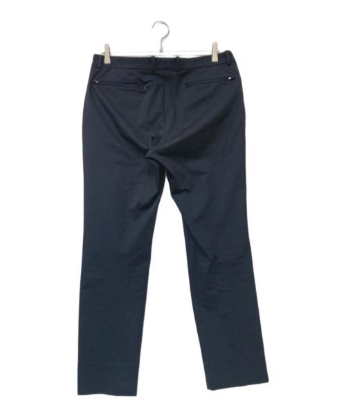 movb（モーヴ）movb (モーヴ) スリムテーパード・トラベルスラックス ブラック サイズ:48の古着・服飾アイテム