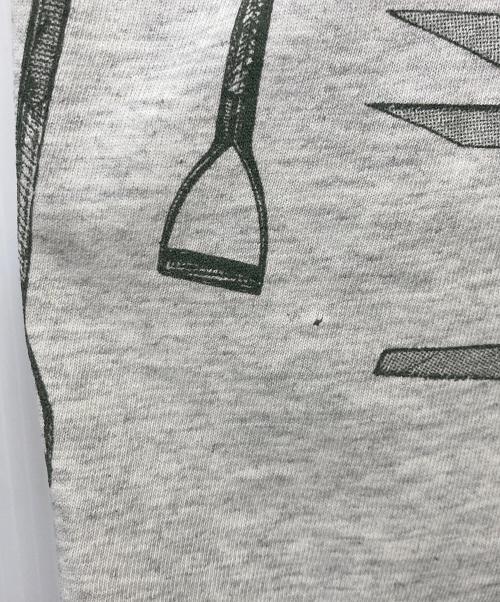 rel・e・vant products（レラバント・プロダクツ）rel・e・vant products (レラバント・プロダクツ) プリントTシャツ グレー サイズ:Lの古着・服飾アイテム