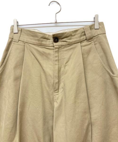 STUDIO NICHOLSON（スタジオ ニコルソン）STUDIO NICHOLSON (スタジオ ニコルソン) ボリュームプリーツパンツ ベージュ サイズ:sizeSの古着・服飾アイテム