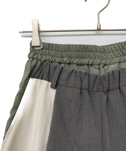 AULA AILA（アウラアイラ）AULA AILA (アウラアイラ) 25AW WAVE LINE DRAWSTRING PANTS/ウェーブ ライン ドローストリング パンツ ベージュ×グレー×オリーブの古着・服飾アイテム