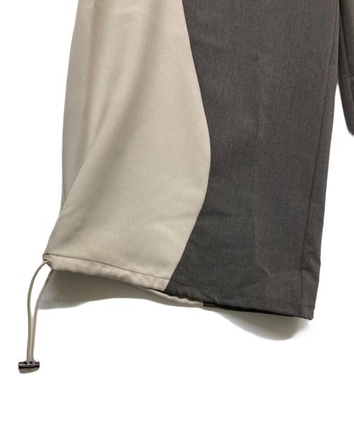 AULA AILA（アウラアイラ）AULA AILA (アウラアイラ) 25AW WAVE LINE DRAWSTRING PANTS/ウェーブ ライン ドローストリング パンツ ベージュ×グレー×オリーブの古着・服飾アイテム