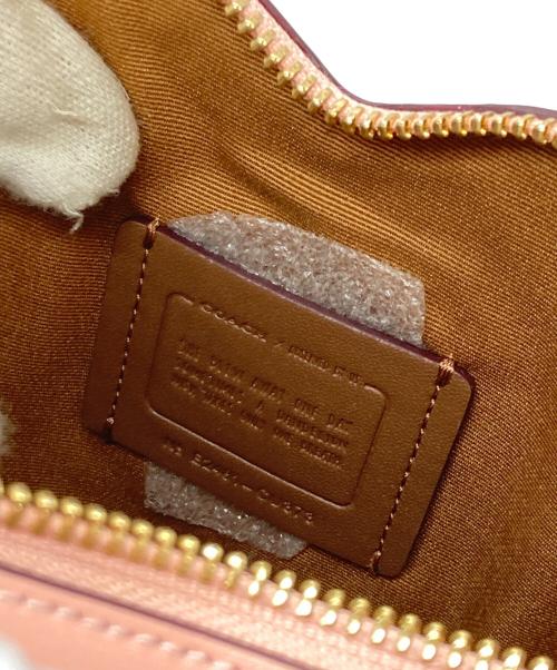 COACH（コーチ）COACH (コーチ) ハート クロスボディ シグネチャー キャンバス チェリー プリント ショルダーバッグ ピンクの古着・服飾アイテム