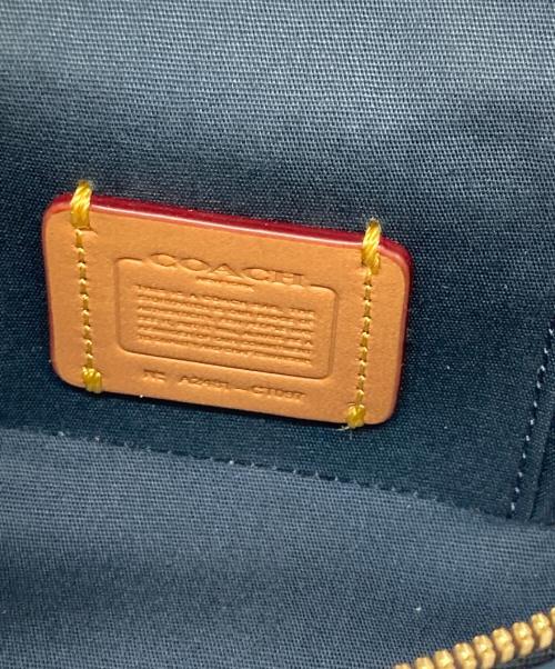 COACH（コーチ）COACH (コーチ) Trail Crossbody 12 In Signature Denim(トレイル クロスボディ 12 イン シグネチャー デニム) インディゴの古着・服飾アイテム