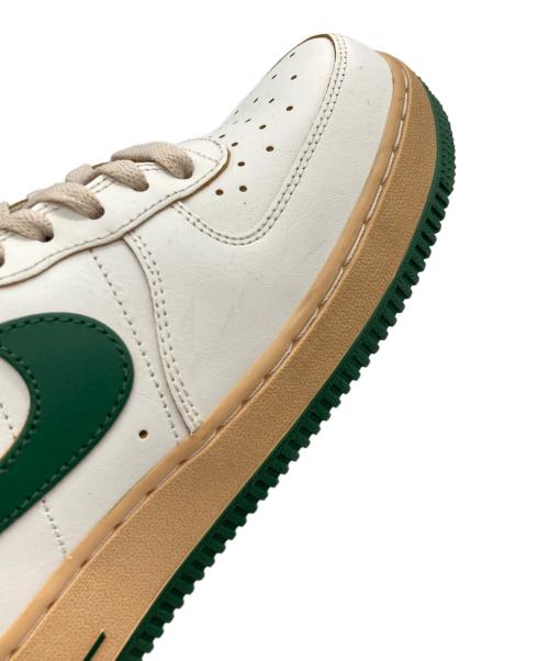 NIKE（ナイキ）NIKE (ナイキ) WMNS AIR FORCE 1 '07 LV8 SAIL/GORGE GREEN-SESAME-PEARL WHITE ホワイト×グリーン サイズ:24.5の古着・服飾アイテム