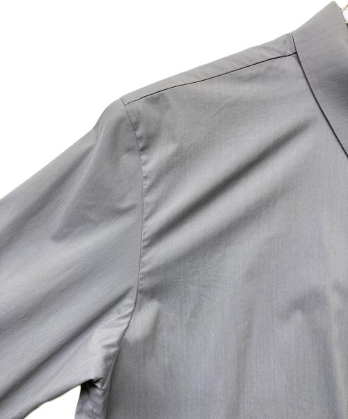 ATTACHMENT（アタッチメント）ATTACHMENT (アタッチメント) PE／Cストレッチブロードレギュラーカラーシャツ グレー サイズ:SIZEMの古着・服飾アイテム