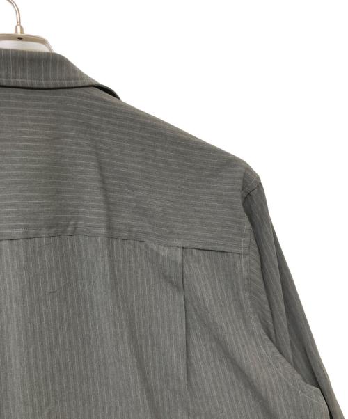 CODA（コーダ）CODA WOOL POLY 2IN1 DOPUBLE LAYERED REVERSIBLE HYBRUD SHIRT/ウール ポリ ツーインワン ダブル レイヤード リバーシブル ハイブリッド シャツ グレー サイズ:S 未使用品の古着・服飾アイテム