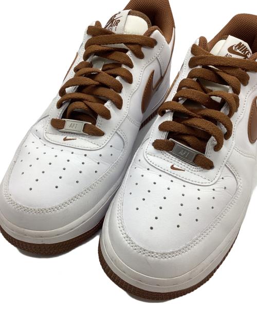 NIKE（ナイキ）NIKE (ナイキ) AIR FORCE 1 '07（エア フォース ワン ゼロセブン） ホワイト・ピーカンブラウン サイズ:SIZE 27.5cmの古着・服飾アイテム