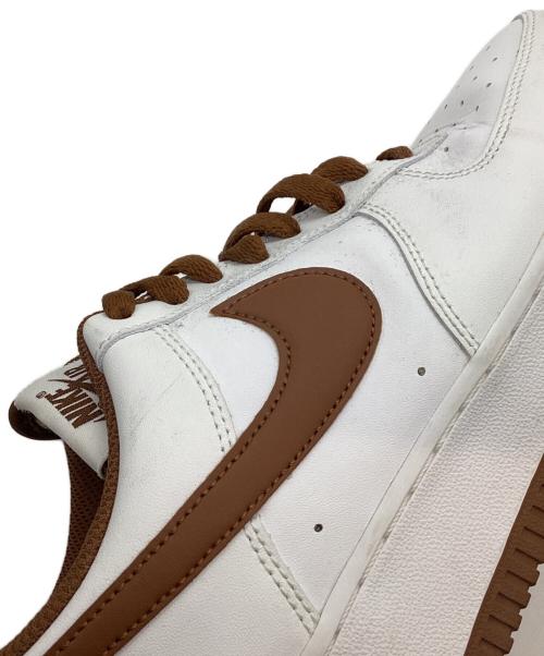 NIKE（ナイキ）NIKE (ナイキ) AIR FORCE 1 '07（エア フォース ワン ゼロセブン） ホワイト・ピーカンブラウン サイズ:SIZE 27.5cmの古着・服飾アイテム