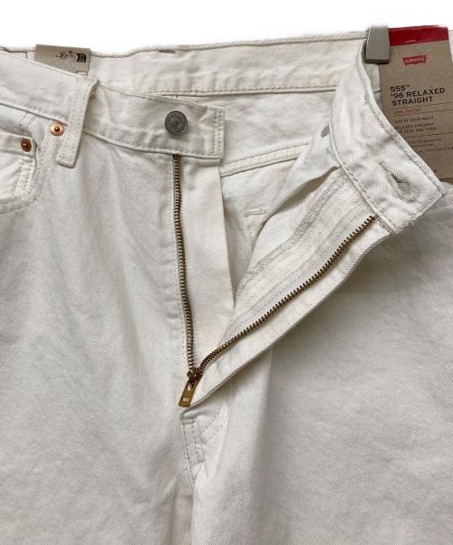LEVI'S（リーバイス）LEVI'S (リーバイス) 555 '96 RELAXED STRAIGHT/リラックスストレート ホワイト サイズ:W34×L32の古着・服飾アイテム