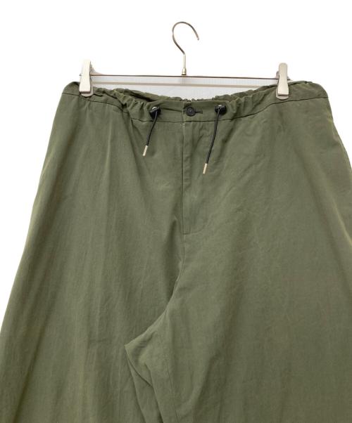 LA BOUCLE（ラ ブークル）LA BOUCLE (ラ ブークル) Gass Twill ワイド イージーパンツ オリーブ サイズ:Freeの古着・服飾アイテム