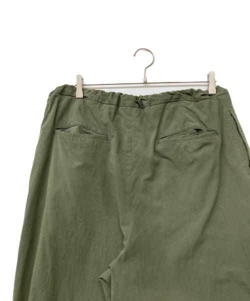 LA BOUCLE（ラ ブークル）LA BOUCLE (ラ ブークル) Gass Twill ワイド イージーパンツ オリーブ サイズ:Freeの古着・服飾アイテム