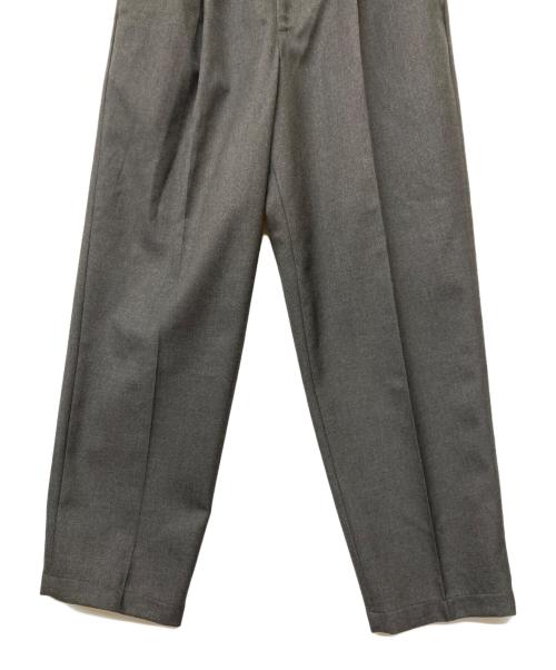 CellarDoor（セラードアー）CellarDoor (セラードアー) ALFRED ツイルイージー 1プリーツ パンツ グレー サイズ:size44の古着・服飾アイテム
