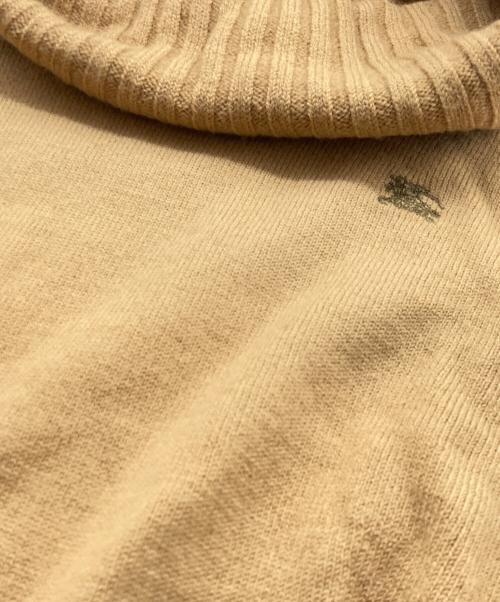 BURBERRY BLUE LABEL（バーバリー ブルー レーベル）BURBERRY BLUE LABEL (バーバリー ブルー レーベル) ホース刺繍ウールブレンドハイネックニット ベージュ サイズ:SIZE Mの古着・服飾アイテム