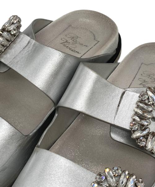 Roger Vivier（ロジェ ヴィヴィエ）Roger Vivier (ロジェ ヴィヴィエ) SLIDY VIV STRASS BUCKLスライディー ヴィヴ ストラス バックル シルバー サイズ:37の古着・服飾アイテム