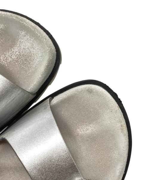 Roger Vivier（ロジェ ヴィヴィエ）Roger Vivier (ロジェ ヴィヴィエ) SLIDY VIV STRASS BUCKLスライディー ヴィヴ ストラス バックル シルバー サイズ:37の古着・服飾アイテム