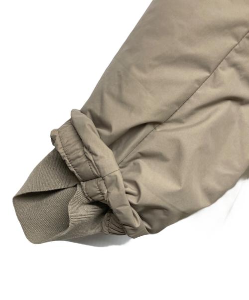 DESCENTE ALLTERRAIN（デザイント オルテライン）DESCENTE ALLTERRAIN (デザイント オルテライン) 25AW INSULATED LIGHTWEIGHT COAT/インサレーテッド ライトウェイト コート ベージュ サイズ:Mの古着・服飾アイテム