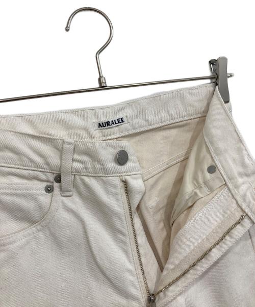 AURALEE（オーラリー）AURALEE (オーラリー) デニムパンツ アイボリー サイズ:25の古着・服飾アイテム